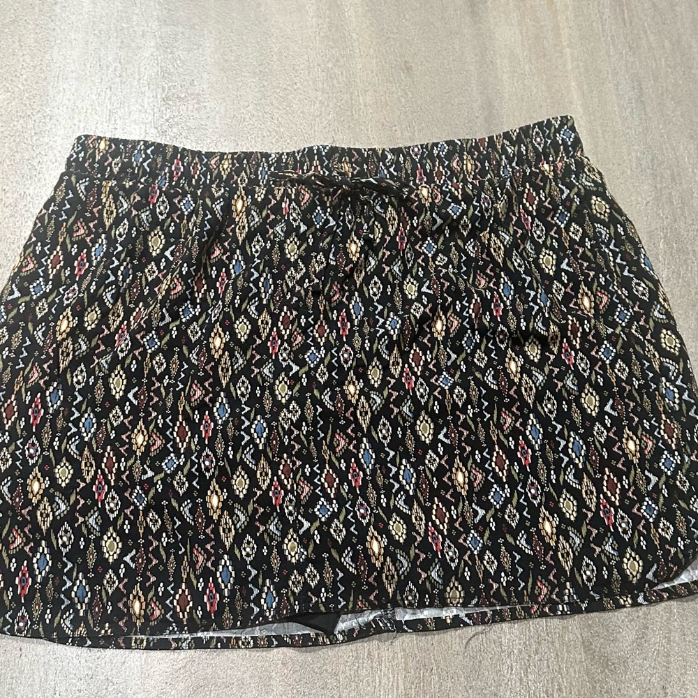 Geometric Patterned Mini Skort - Picture 2 of 9